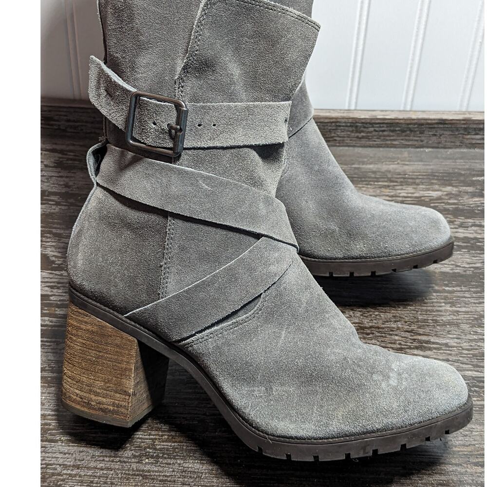 Clarks Artisan Women's Gray Suede Malvet Doris Mid Calf Heeled Boot Size  8M
